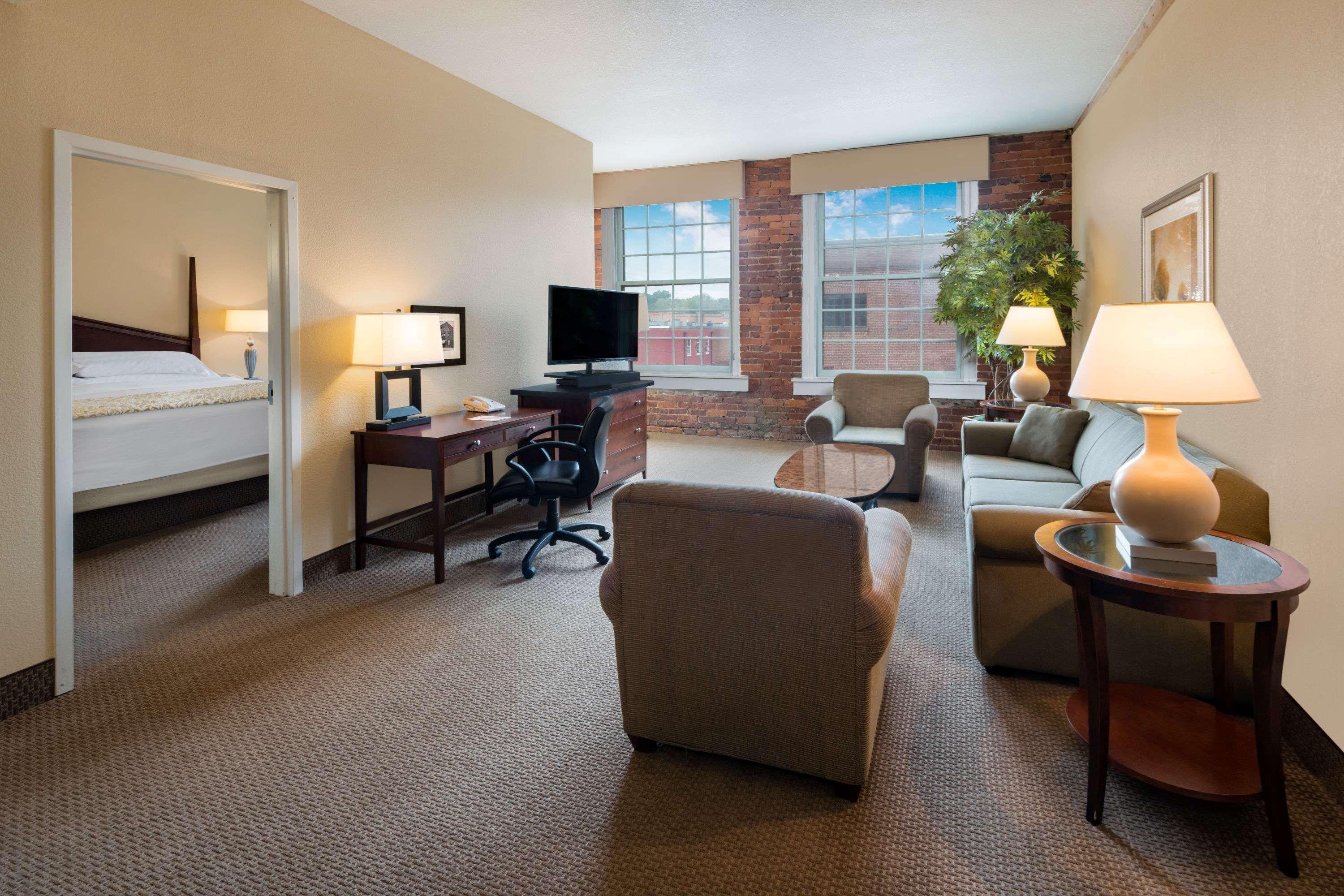 Hawthorn Extended Stay By Wyndham Рим Екстериор снимка